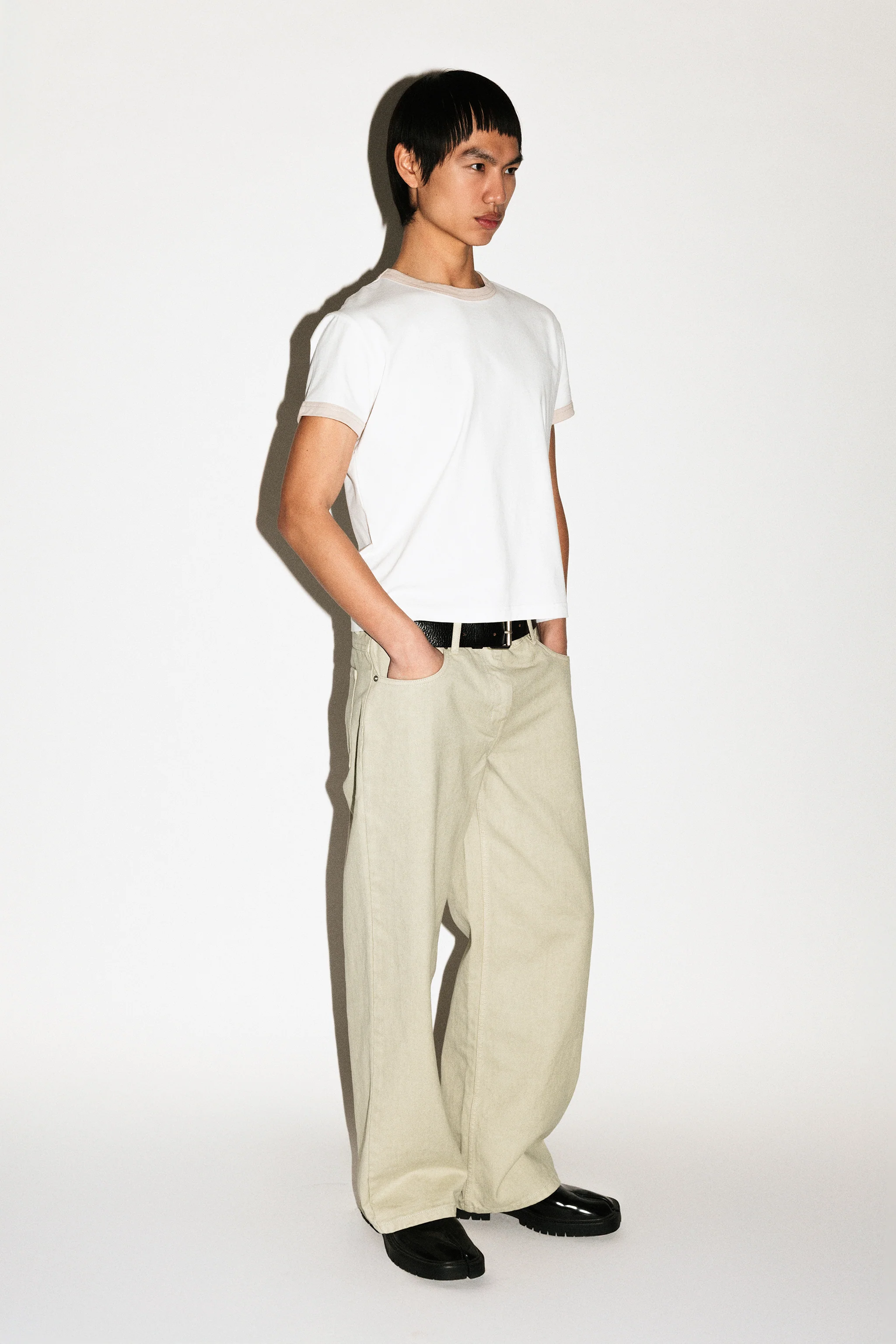 Bronson Low-Rise Relaxed Straight-Leg Jeans - Image 10