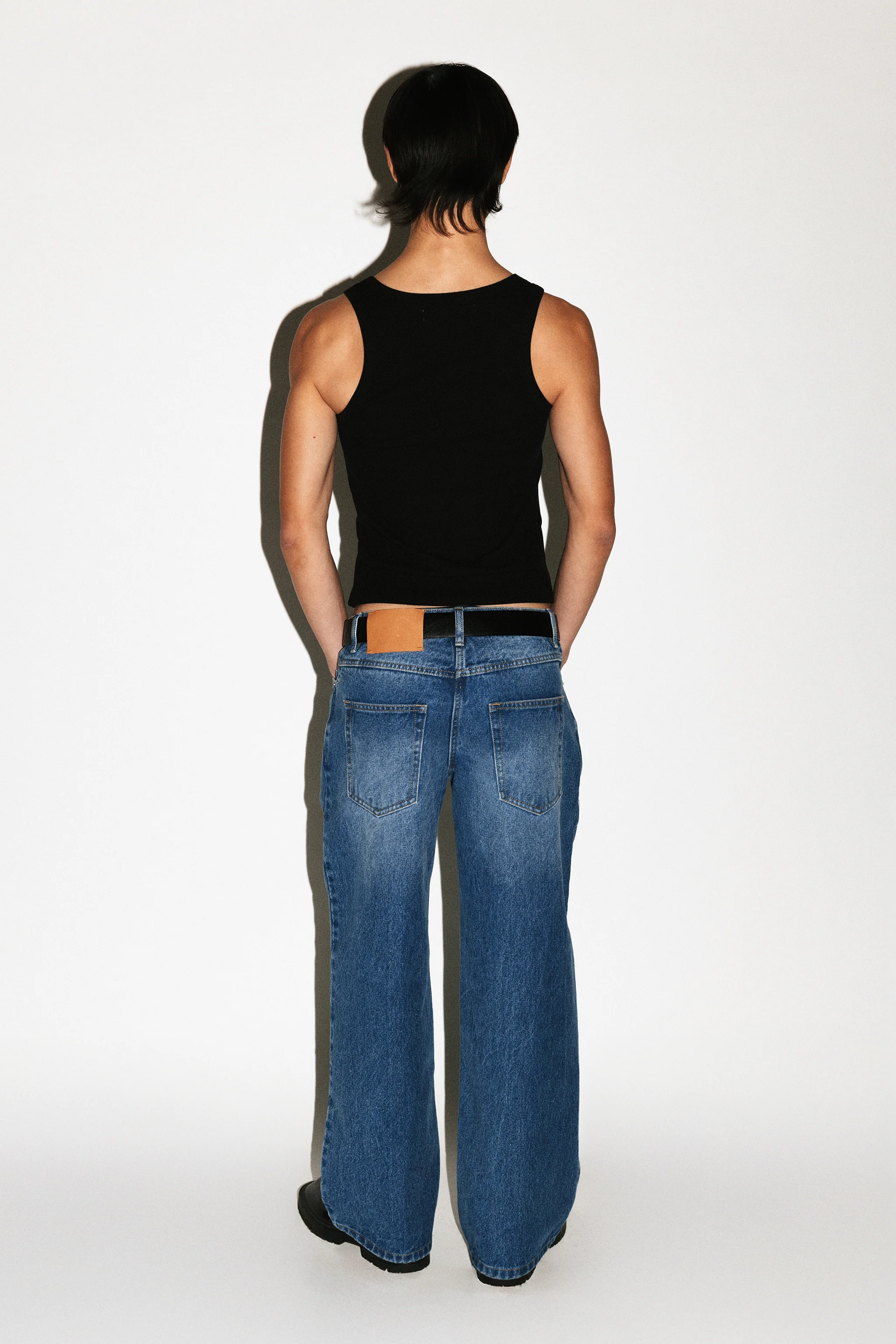 Bronson Low-Rise Relaxed Straight-Leg Jeans - Image 4