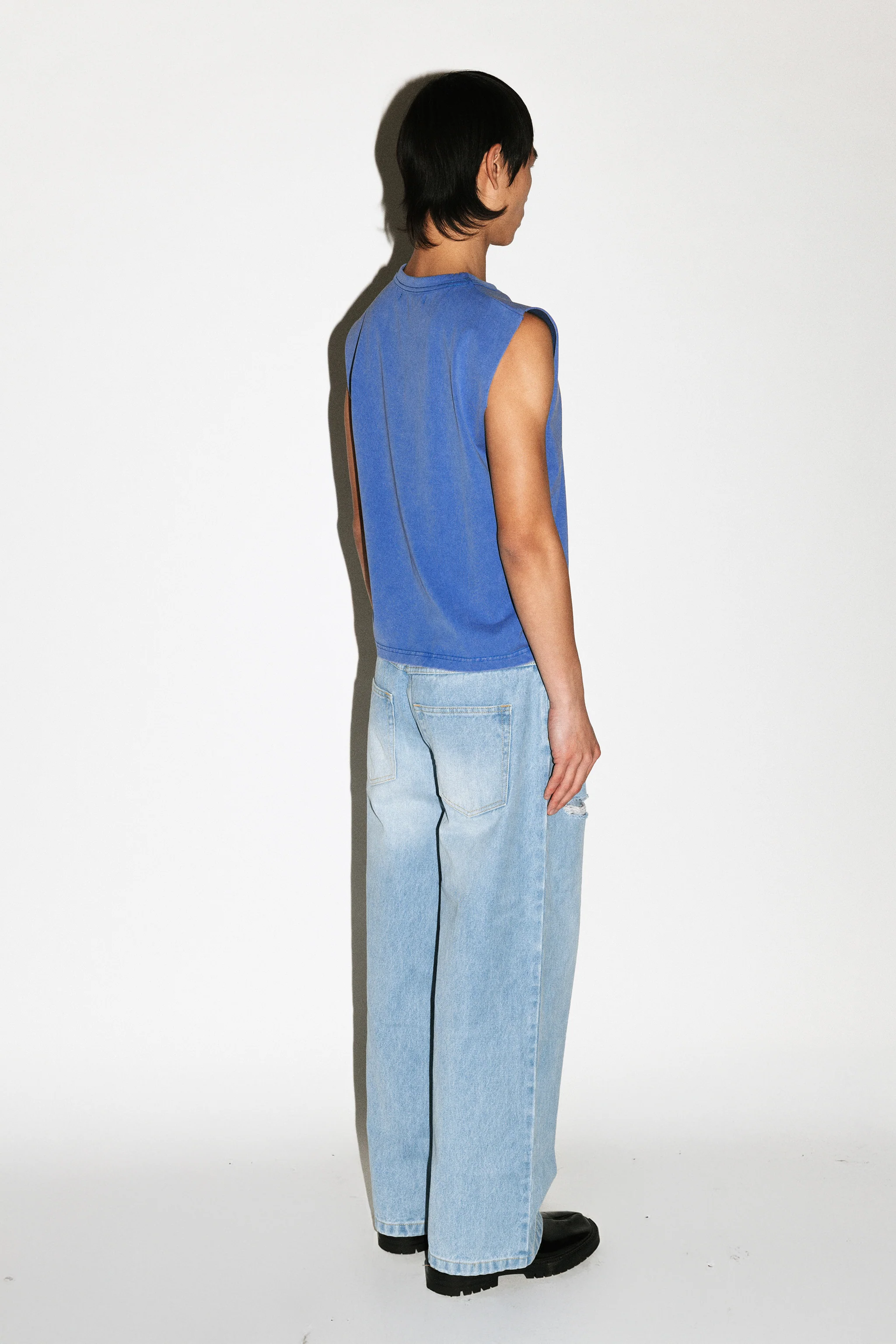 Bronson Low-Rise Relaxed Straight-Leg Jeans - Image 7