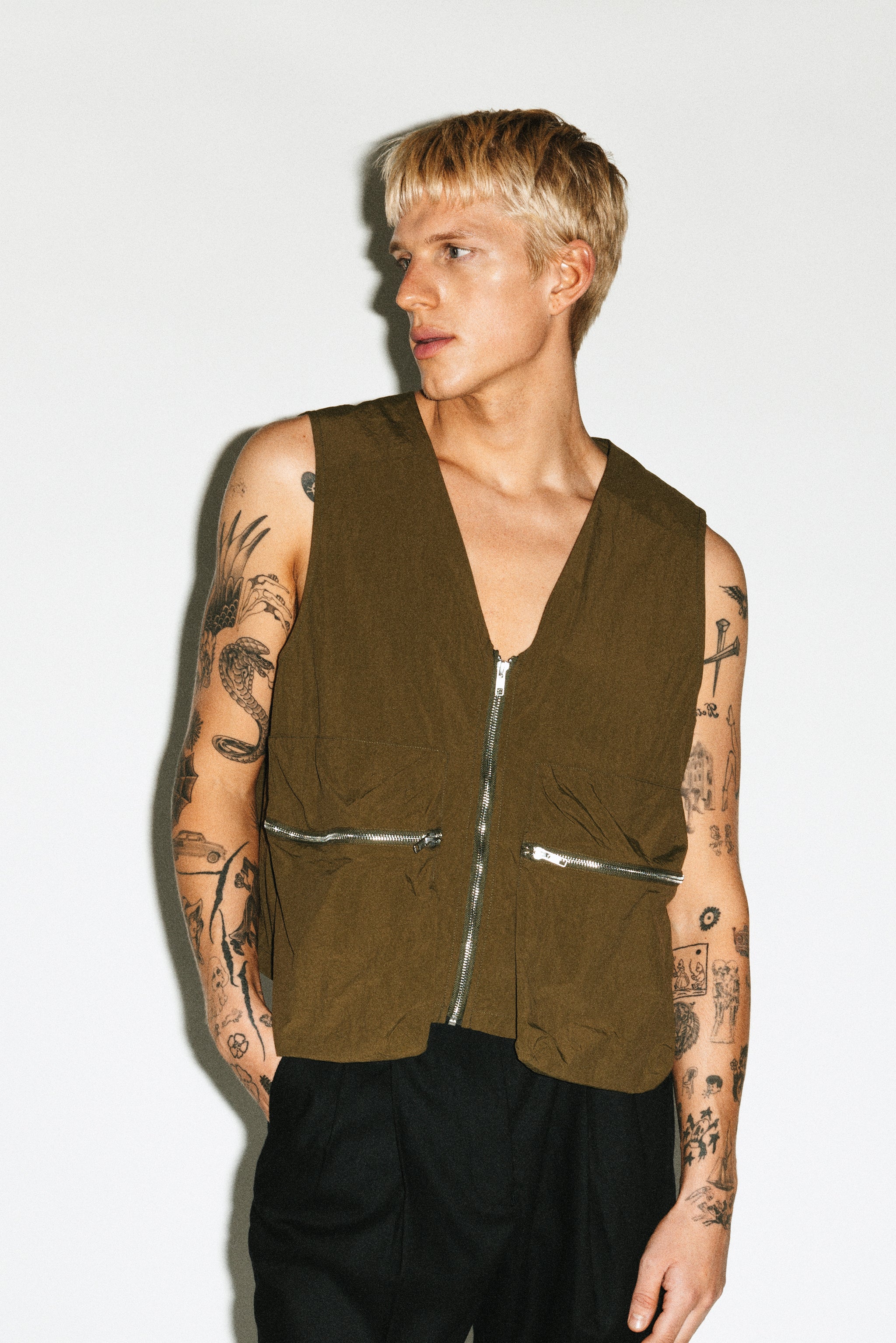 Elysian Utility Cargo Vest - Image 9